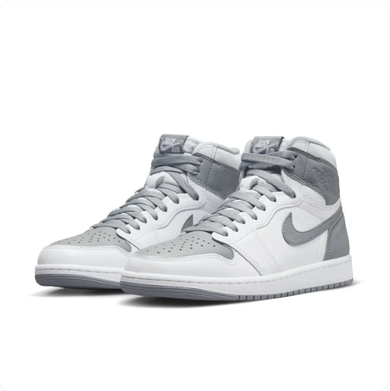 Air Jordan 1 Retro High OG Stealth White Cool Grey – pair front three-quarter angle view