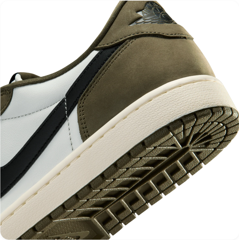 Air Jordan 1 Retro Low OG 'Medium Olive' White/Black/Olive